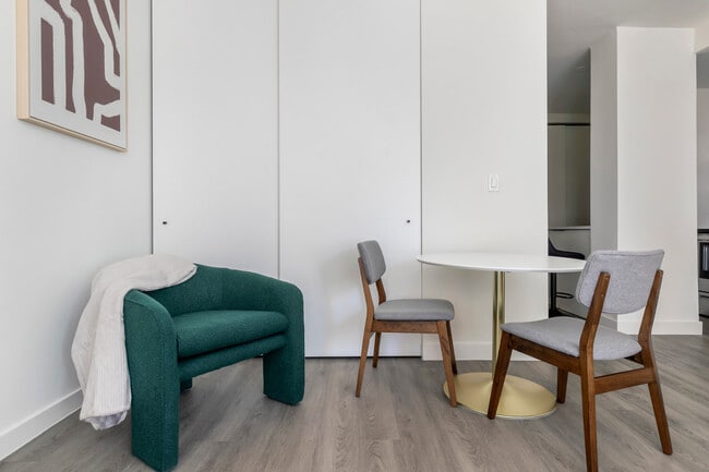 Photo - 21 E Chestnut St Unidad FL23-ID1391