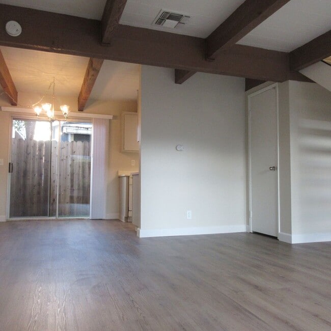 Photo - AVAILABLE NOW! Charming and Spacious Townhouse in Great Midtown Location! Unit 1411-3