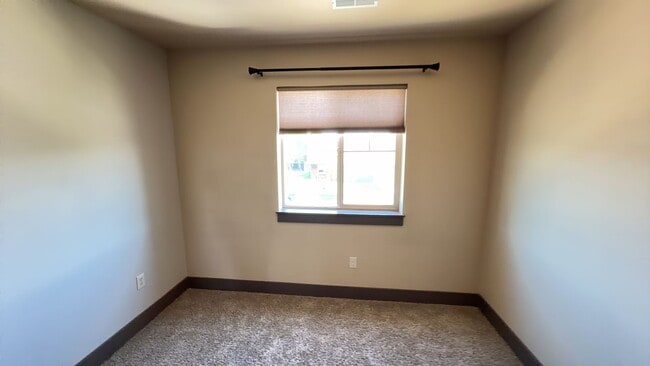 Photo - 1903 Buckrake Ave