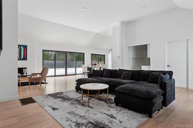 Photo - 10 Hampton St