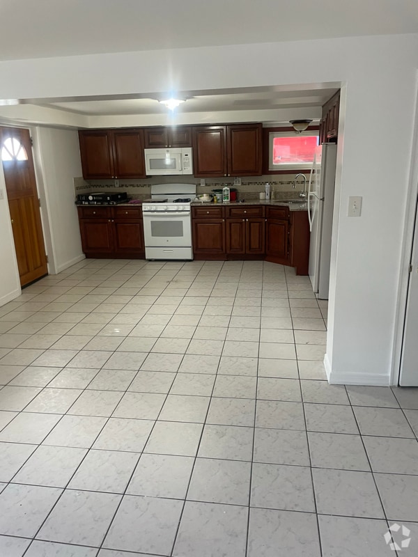 Building Photo - 0 Glover St Unit 1 B Rental