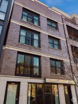 Building Photo - 2205 W Roscoe St Unit 2 Rental