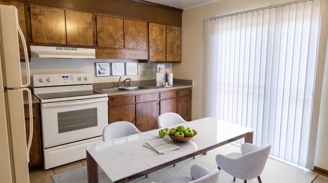 Country Club Apartments