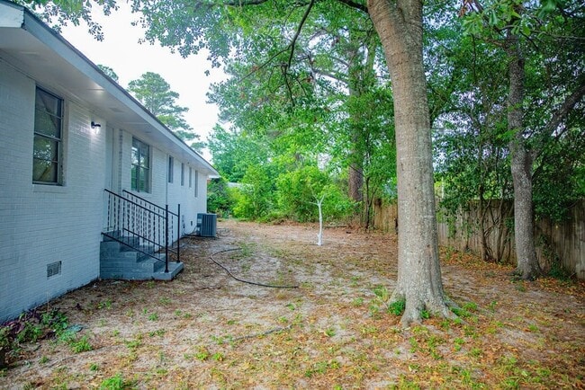 Photo - 608 Holiday St
