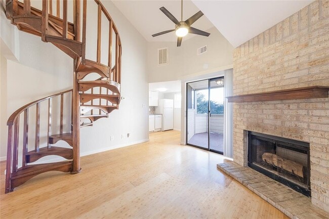 Building Photo - 2500 Burleson Rd Unit 512