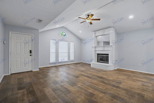 Photo - 1820 Overland St
