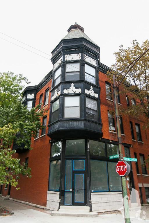 Building Photo - 2602 N Racine Ave Rental