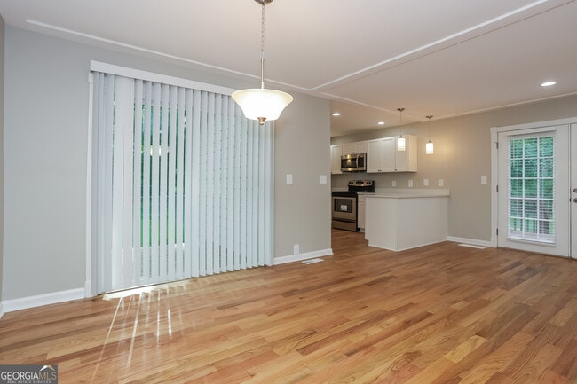 Photo - 147 Acorn Dr