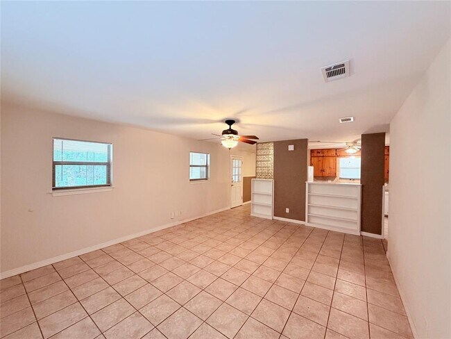 Photo - 5915 Sunshine Dr