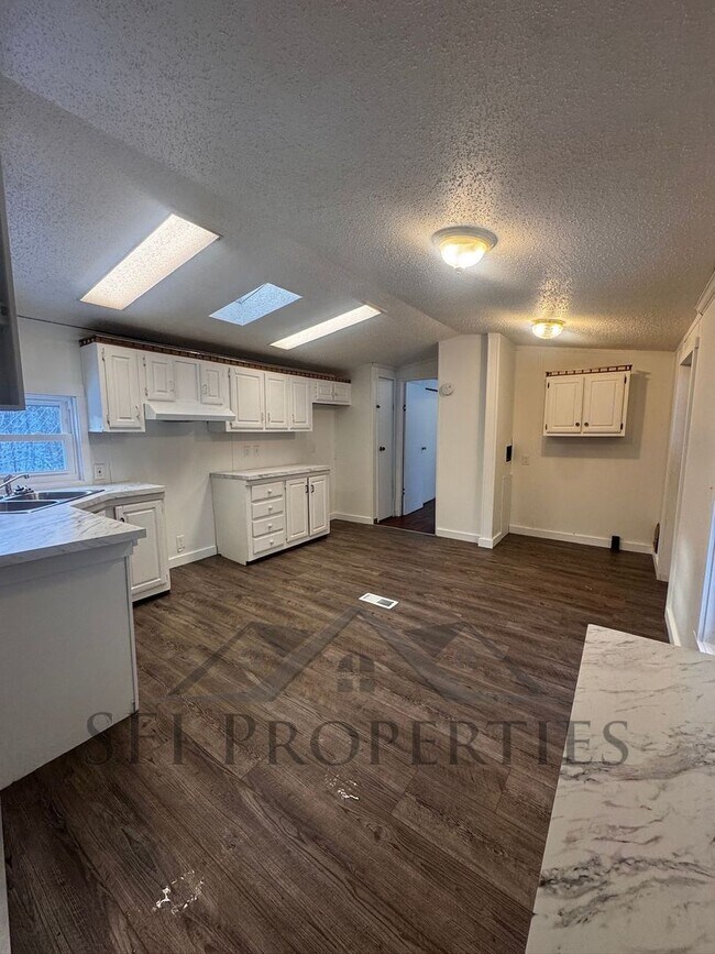 Photo - 3 BEDROOMS 2 BATHROOMS HOUSE IN HANOVERTON, OH 44423