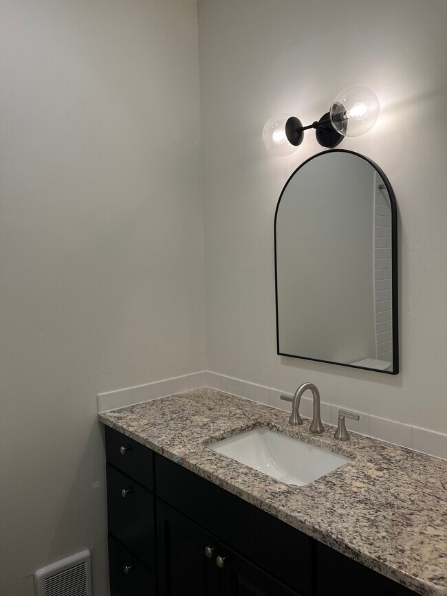 Photo - The Albert Building