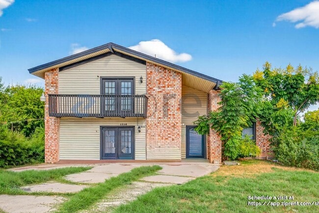 Photo - 1218 Billings Dr