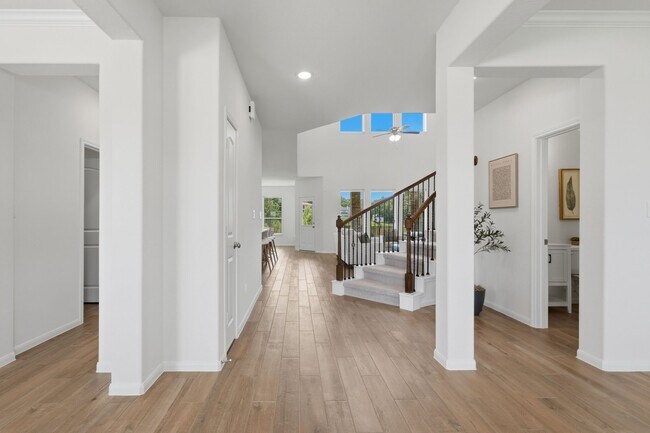 Photo - 208 Peninsula Pt Dr