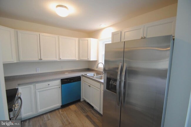 Photo - 119-121 W 3rd St