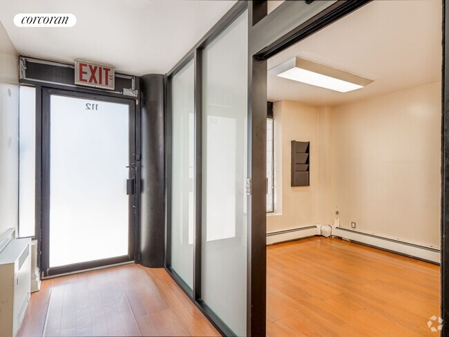 Building Photo - 112 E 83rd St Rental