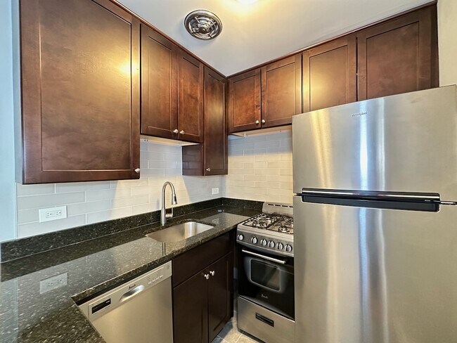 Photo - 663 W Grace St Unit 314