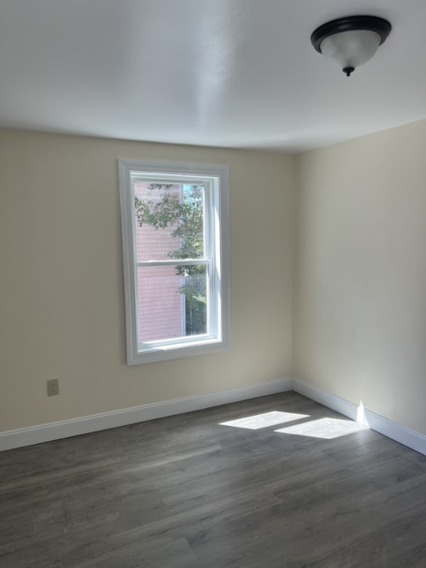107 University Ave Unit R