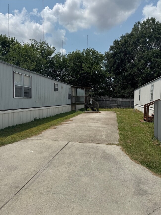 Building Photo - 14909 Welcome Ln Rental