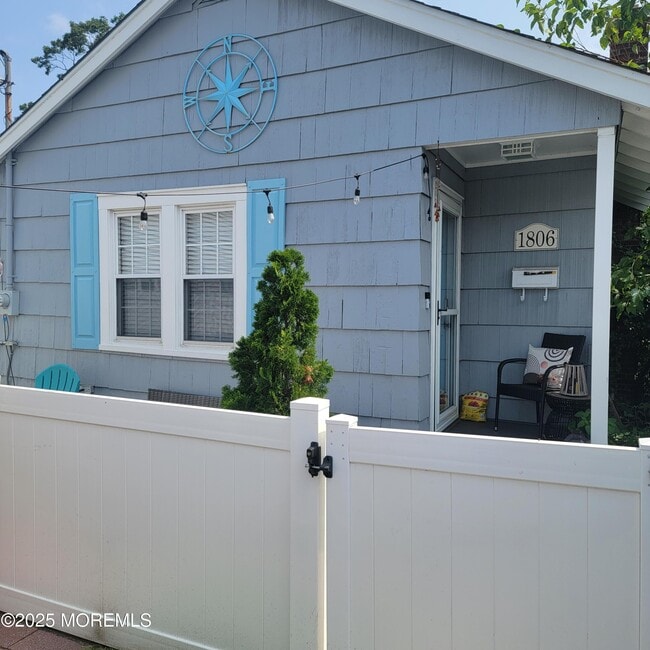 Building Photo - 1806 Fernwood Rd Rental