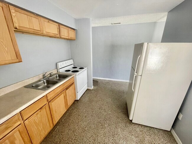 Photo - 4615 Edgewater Dr