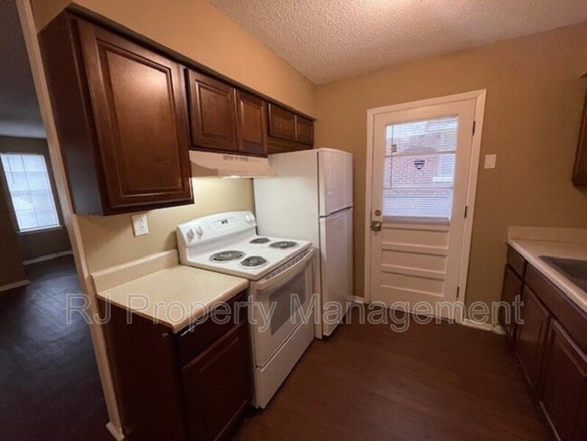 Photo - 3432 Powell Ave