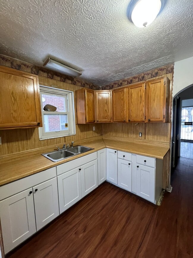 Photo - 17410 Mendota St