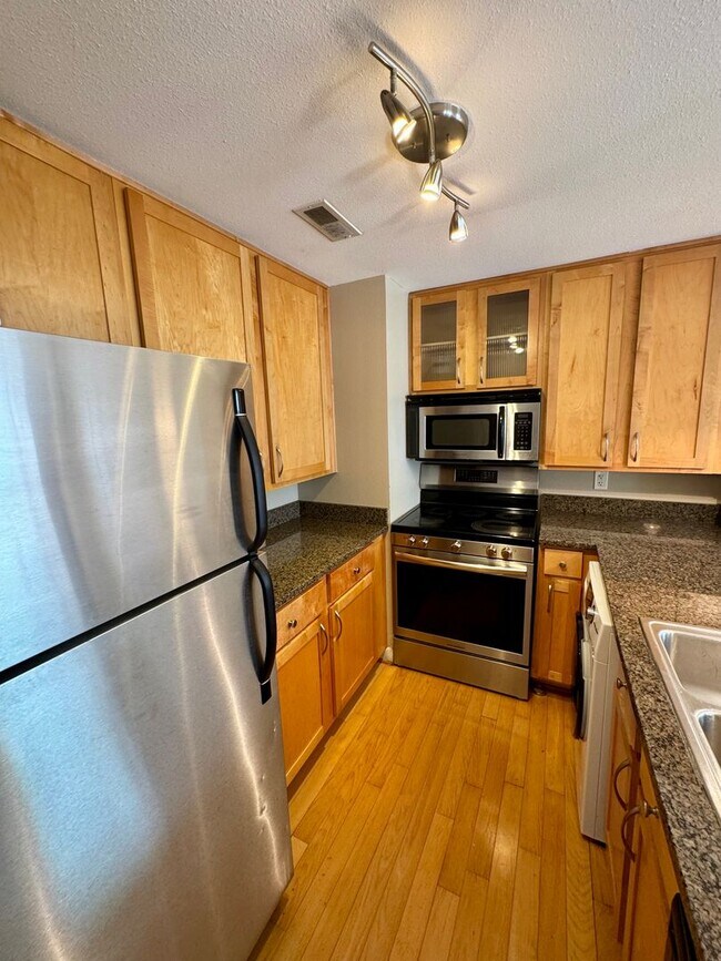 Photo - 5330 Pershing Ave Unit 304