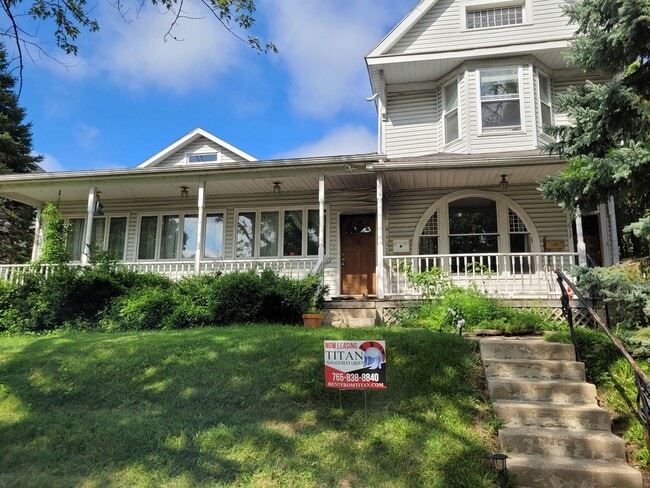 Building Photo - 612-616 South 10th Street Unit 616