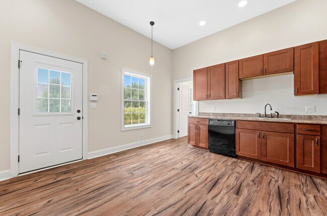 Photo - 107 Trescott Ln Unit 107