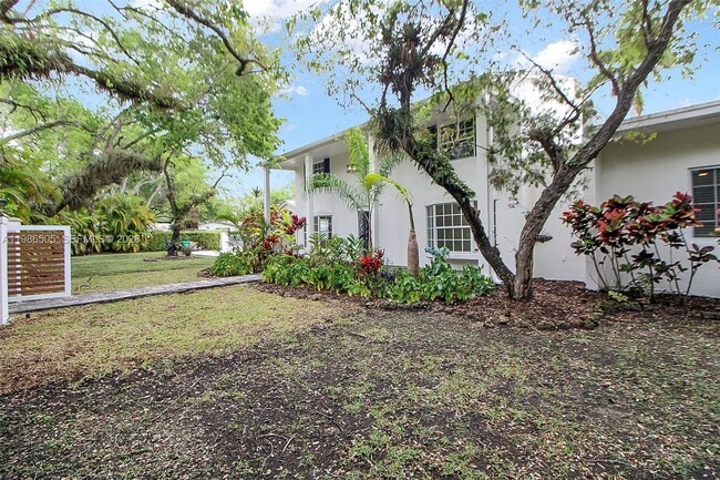 Photo - 6900 SW 104th St