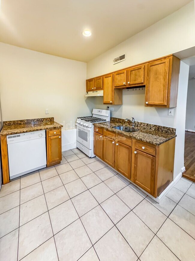 Photo - 1801 S Charles St Unidad 1