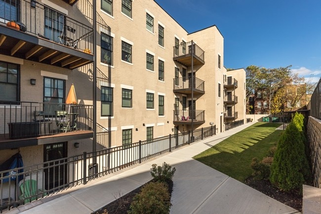 Photo - 12 Harvard Terrace