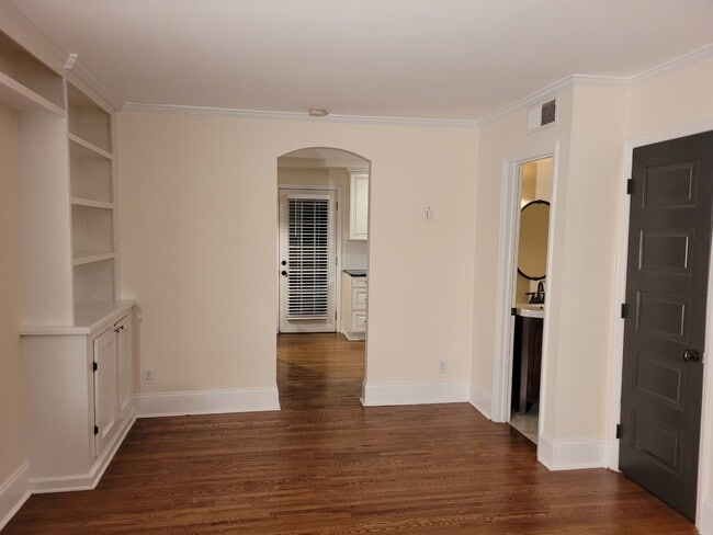 Photo - 3228 Barnhill Dr