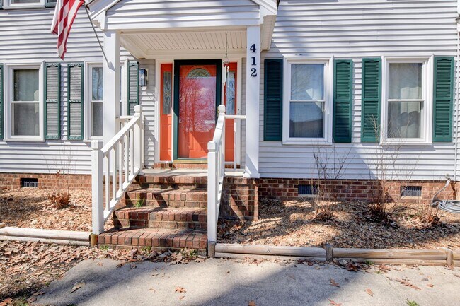 Photo - 412 Saddle Ct