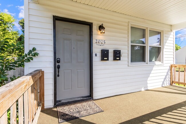 Photo - 2025 Peach St Unit 1