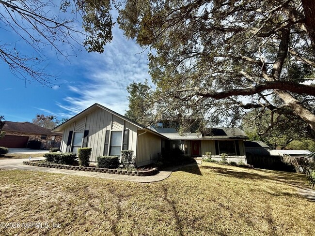 Photo - 902 Lakeridge Dr