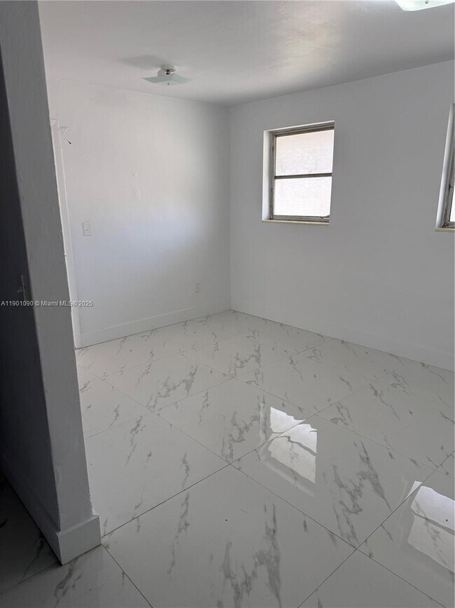 Photo - 954 SW 4th St Unit 12
