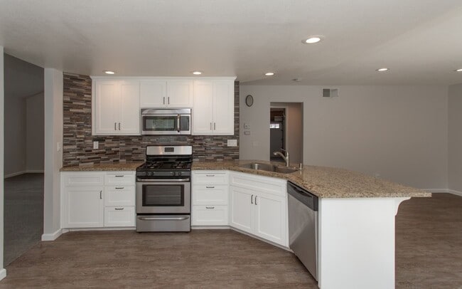 Photo - 5239 Wohlford St