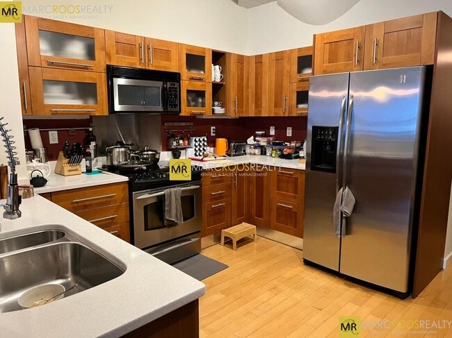 Building Photo - 96 South St Unit 4-3