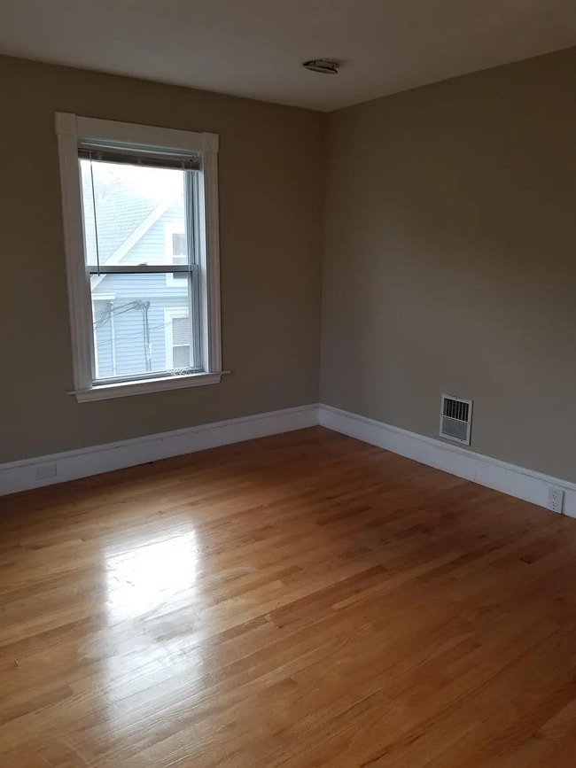 Photo - 11 Pennsylvania Ave