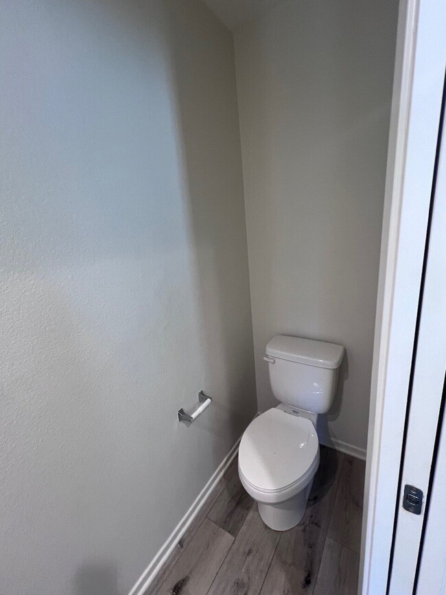 Photo - Gorgeous Like-New 4BD/3.5BA Oceanside Townhome! Bright & Airy Open Floor Plan, Stainless Applianc...