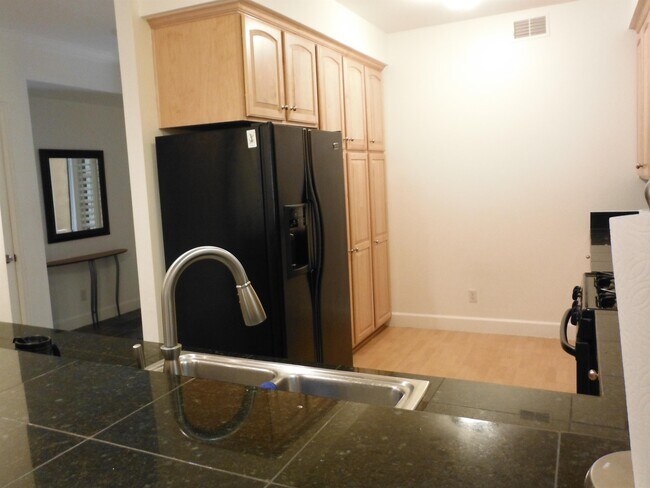 Photo - 5005 N Edgewood Dr