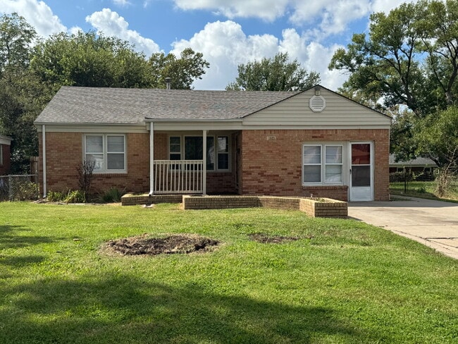 Building Photo - 1663 S Woodlawn Blvd Rental