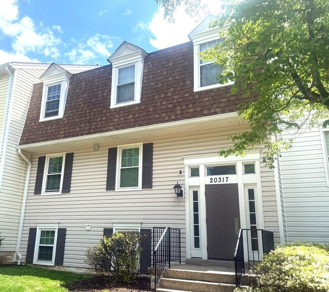 Building Photo - 20317 Beaconfield Ter Unit 2