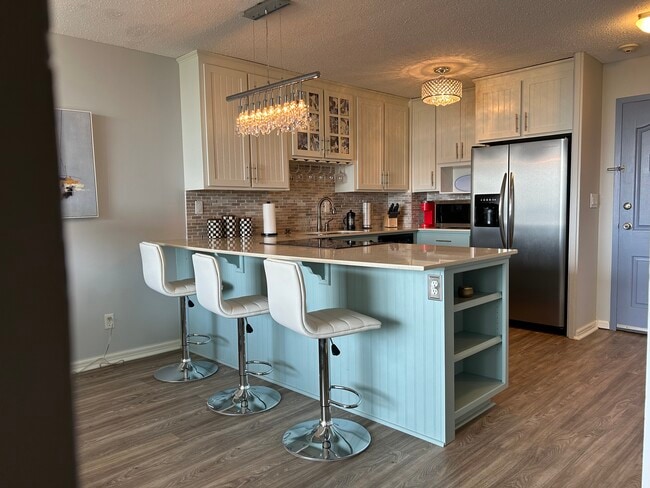 Building Photo - 1502 S Boulder Ave Unit #16K