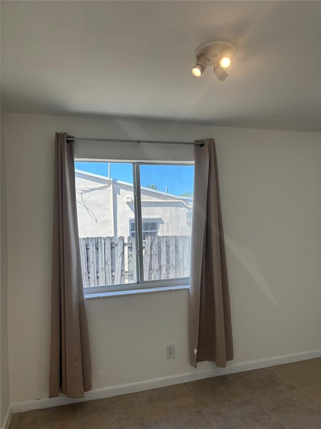 Photo - 2421 Taft St Apartment Unit 2421 Taft St