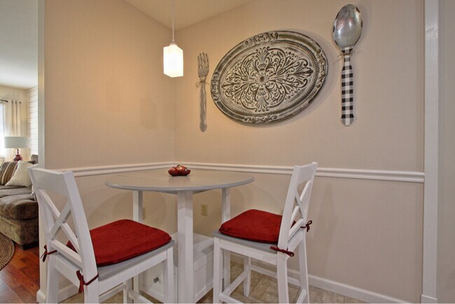 Photo - 123 S Railroad St