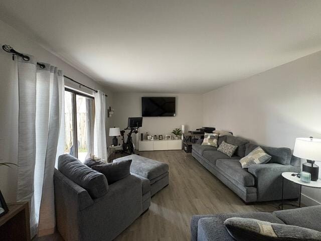 Photo - 303 Arabian Rd