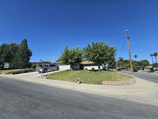 Photo - 2801 Loyola St
