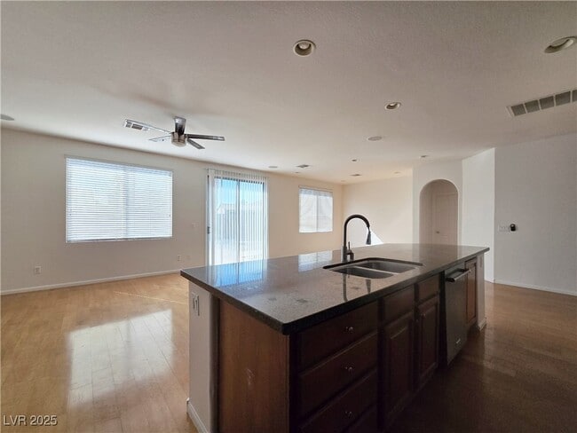 Photo - 7423 Coyote Cave Ave